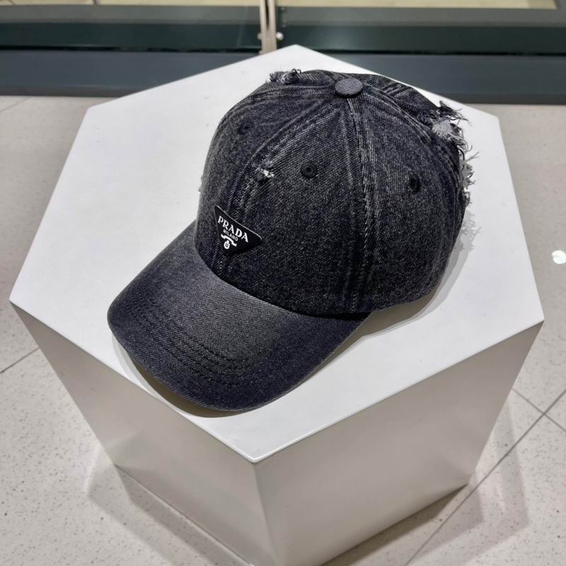 Prada cap 41 (8)